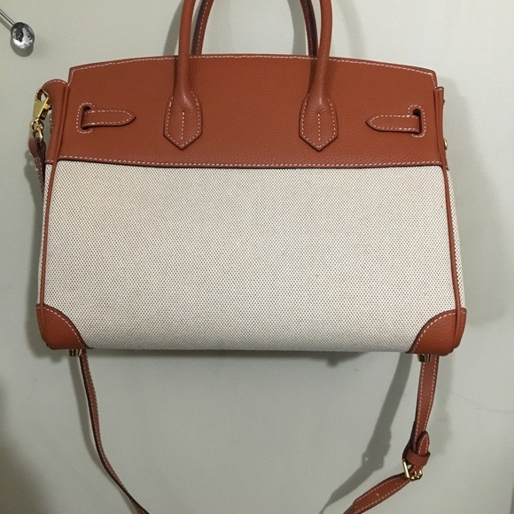 Elegant Tan and Cream Women's Handbag NEW - Picture 4 of 5